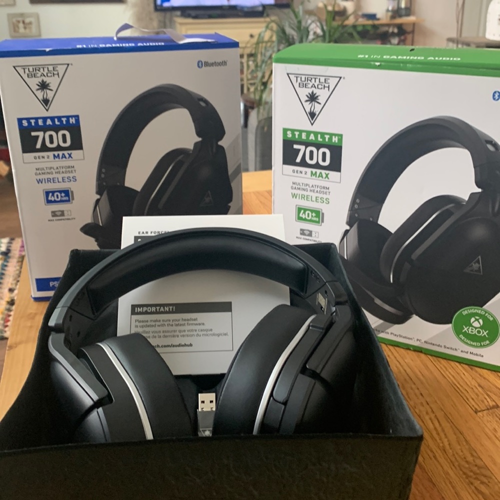 ** BRAND NEW NEVER USED** Turtle Beach Stealth 700 Gen 2 Bluetooth Playstation